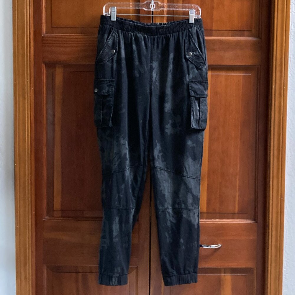Boutique Camo Cargo Pants - Black & Gray - Elastic Waist - Size L - Never Worn